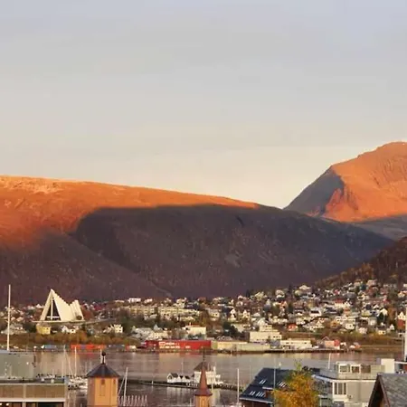 Cozy, Central Apartment With Best View In Tromso Exterior photo