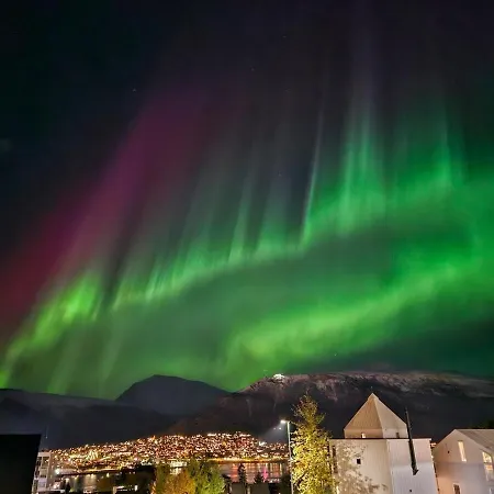Cozy, Central Apartment With Best View In Tromso Exterior photo